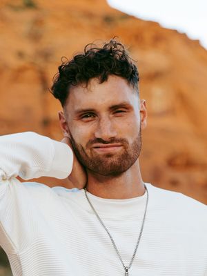 Daniel, 25