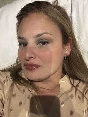 Alejandra, 41