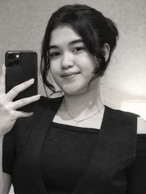 Dhyanti, 23