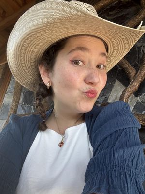 Fatima, 28