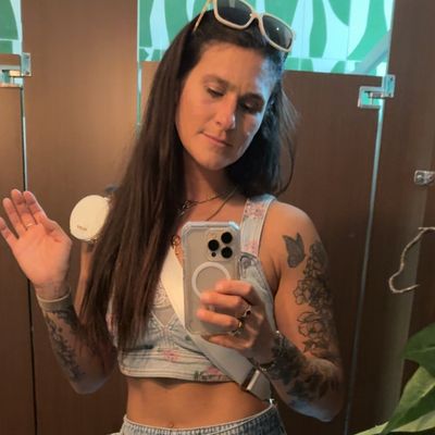 Lana, 35