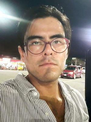 Paco, 34