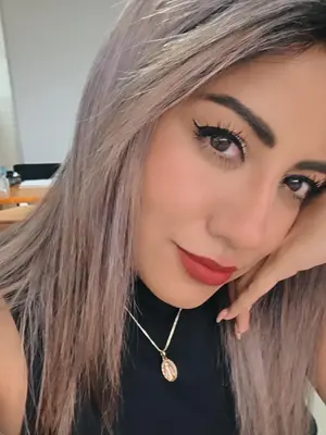 Katia, 33