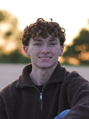 Max, 18