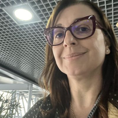 Sandra, 49