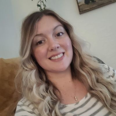 Isabel, 32