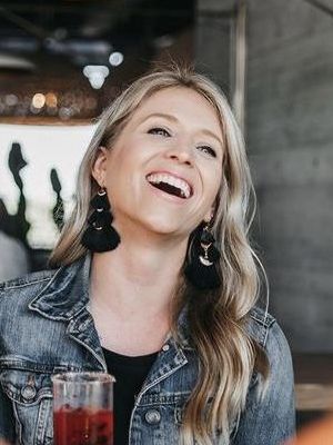 Jen, 32