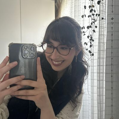 Maria, 23