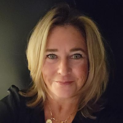 Amy, 54