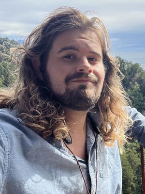 Louie, 24