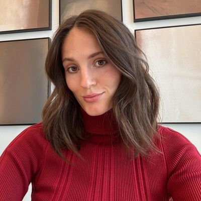 Mira, 24