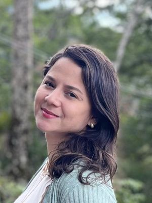 Nicole, 36
