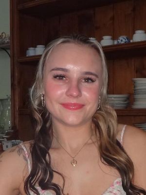 Joselyn, 21