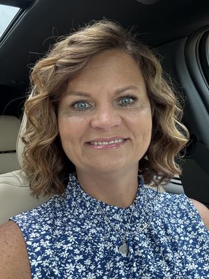 Suzanne, 52