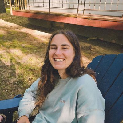 Liz, 24