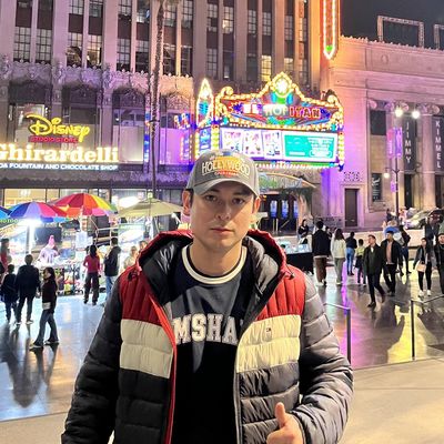 Julian, 29