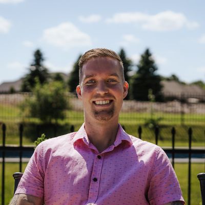 Alex, 33