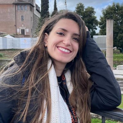 Cendrine, 30