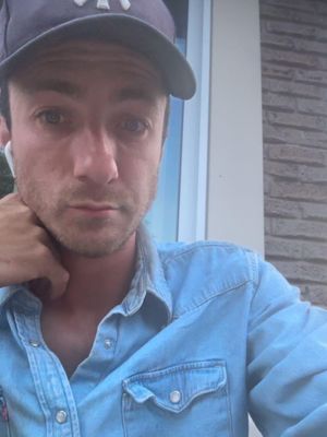 James, 28