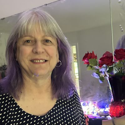 Linda, 75
