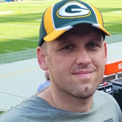 Andy, 43