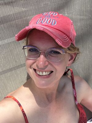 Natalie, 44