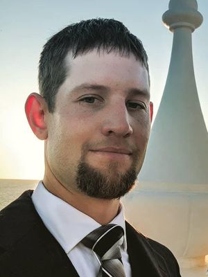 Kevin, 37
