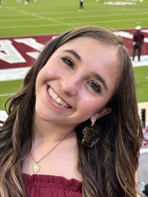 Madelyn, 20