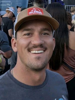 Chris, 30