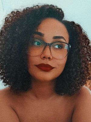 Thaynara, 27