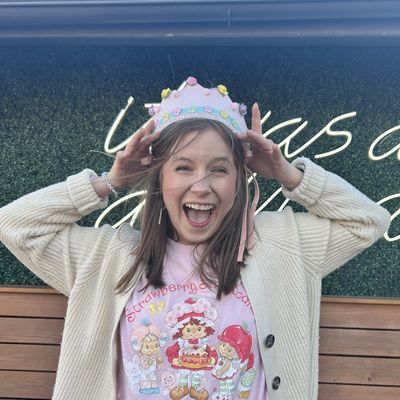 Madeline, 28