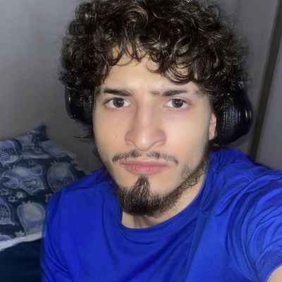 Carlos, 22