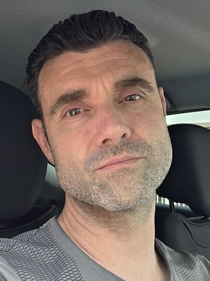 Jean, 46