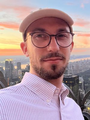 Lukas, 29