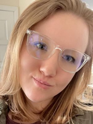 Deanna, 34