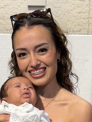 Jasmin, 32