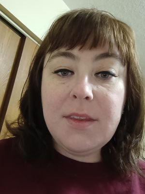 Emily, 32