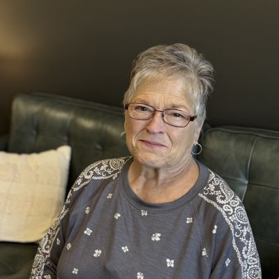 Kathy, 76