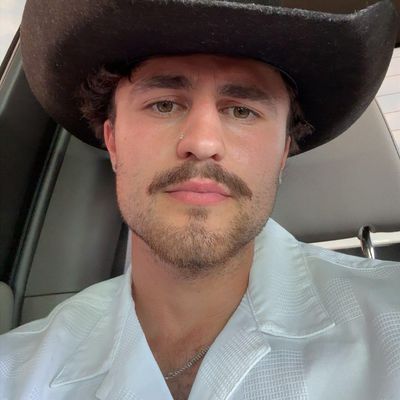 Chris, 25
