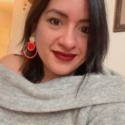 Vanessa, 38