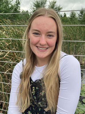 Leah, 19
