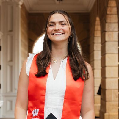 Anna, 23