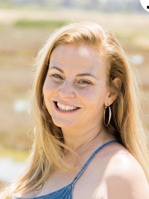 Hannah, 46