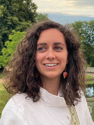 Beatriz, 30