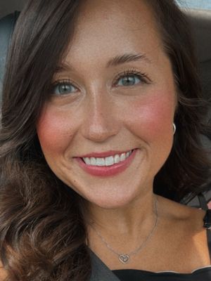 Chloe, 30
