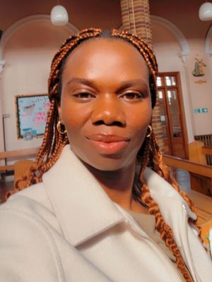 Priscillia, 35