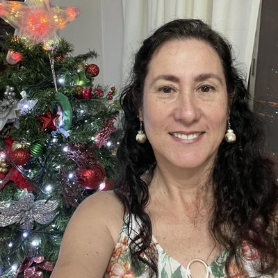 Raquel, 56
