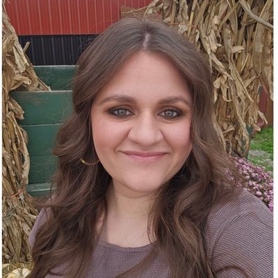 Isabella, 24