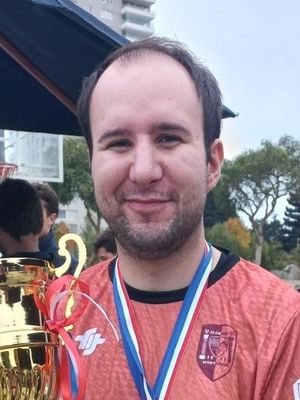 Eduardo, 27