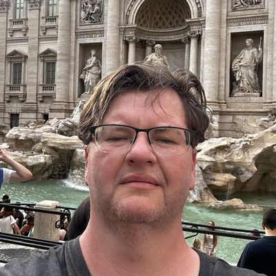 Thomas, 34